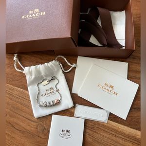 coach LOVE❤️ bracelet ！ A very lovely gift for your love